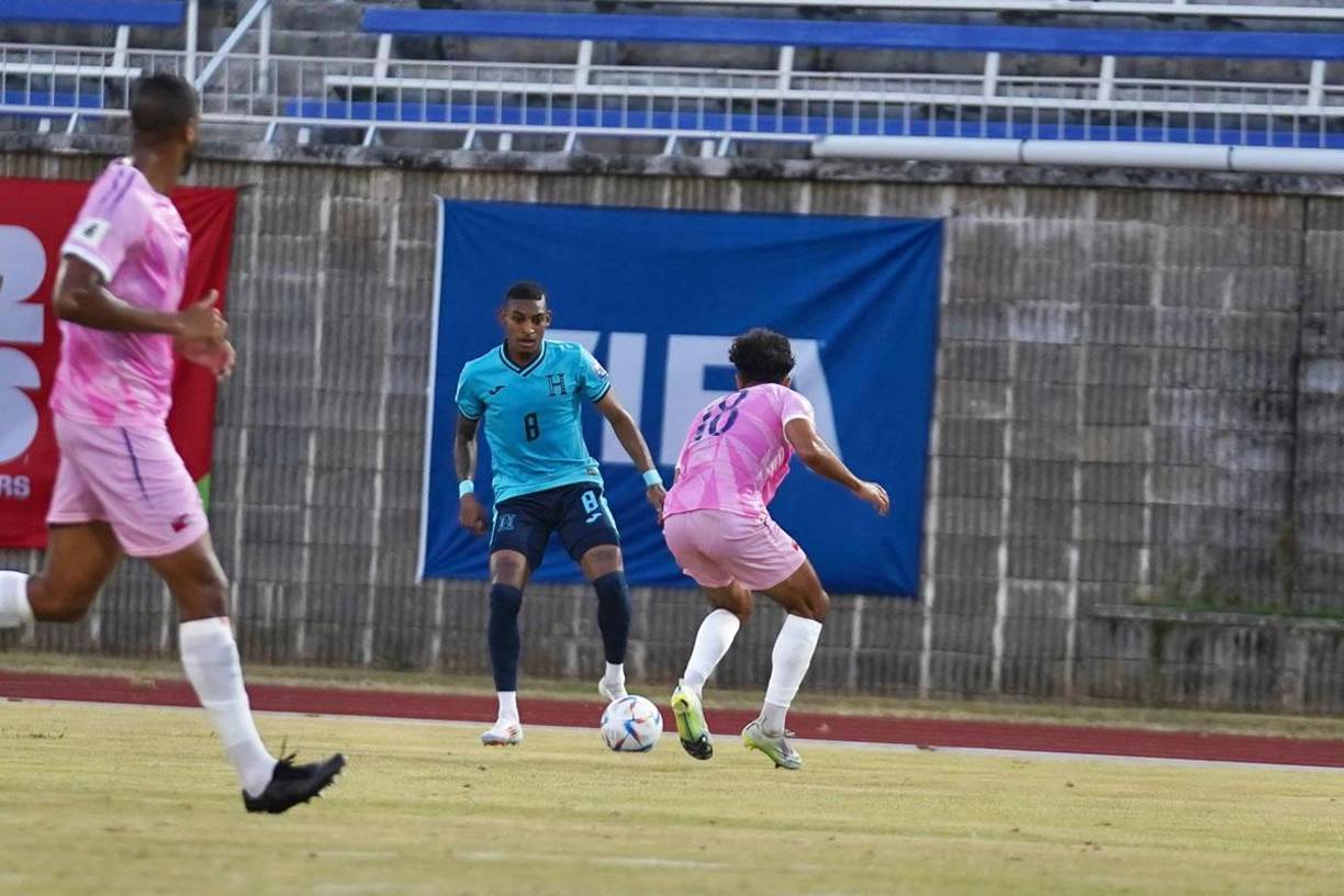 Joseph Rosales fue una de las novedades en la alineación inicial de la Selección de Honduras en Bermudas.