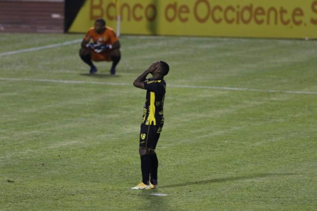 Darixon Vuelto: El delantero se quedó sin contrato en Real España y está en veremos su continuidad con los aurinegros para la próxima campaña.<br/>