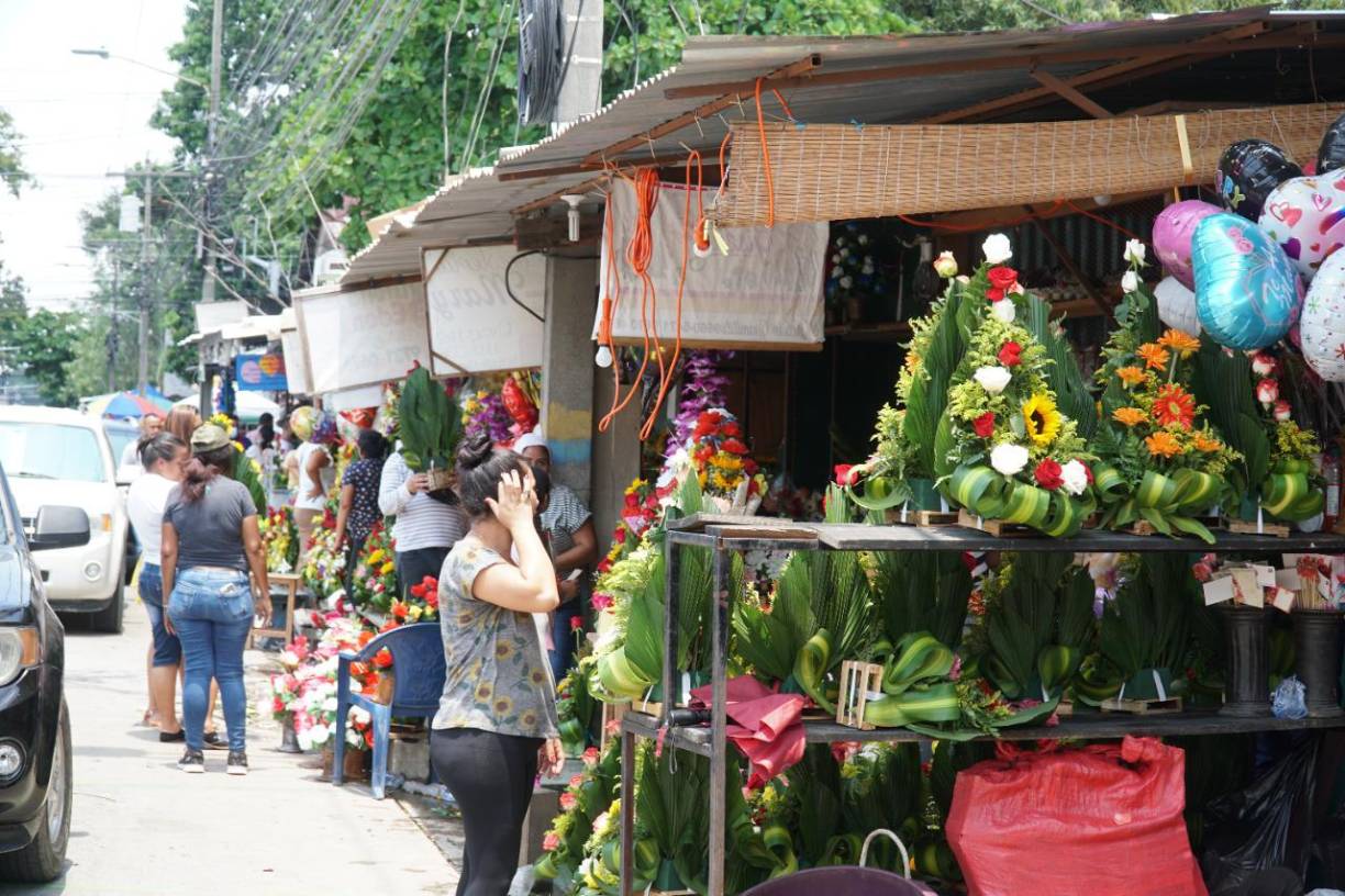 Ambiente previo al Día de la Madre en San Pedro Sula. Fotografía: La Prensa / José Cantarero. 