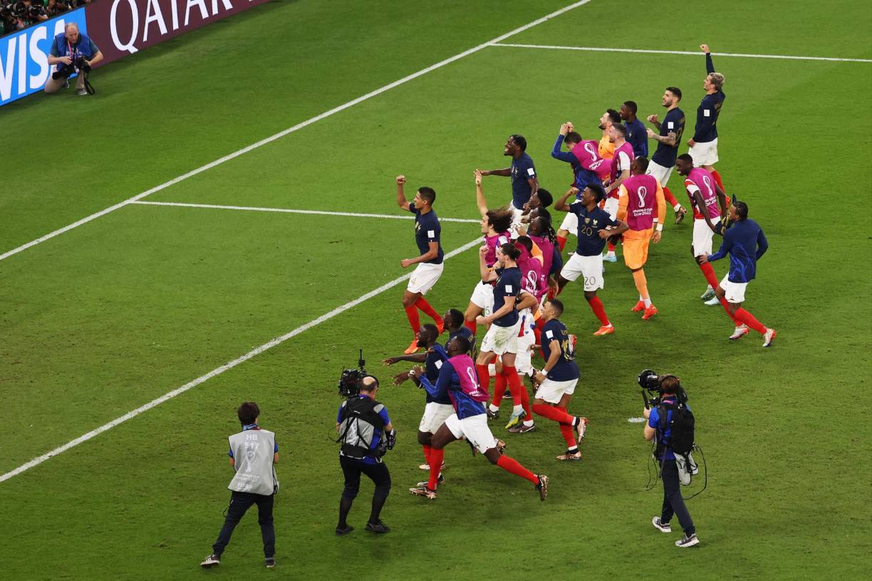 La celebración de los jugadores de Francia tras avanzar a cuartos de final.