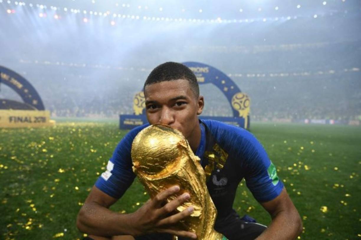 Kylian Mbappe: El mejor jugador joven de la selección de Francia, delantero campeón del mundo.