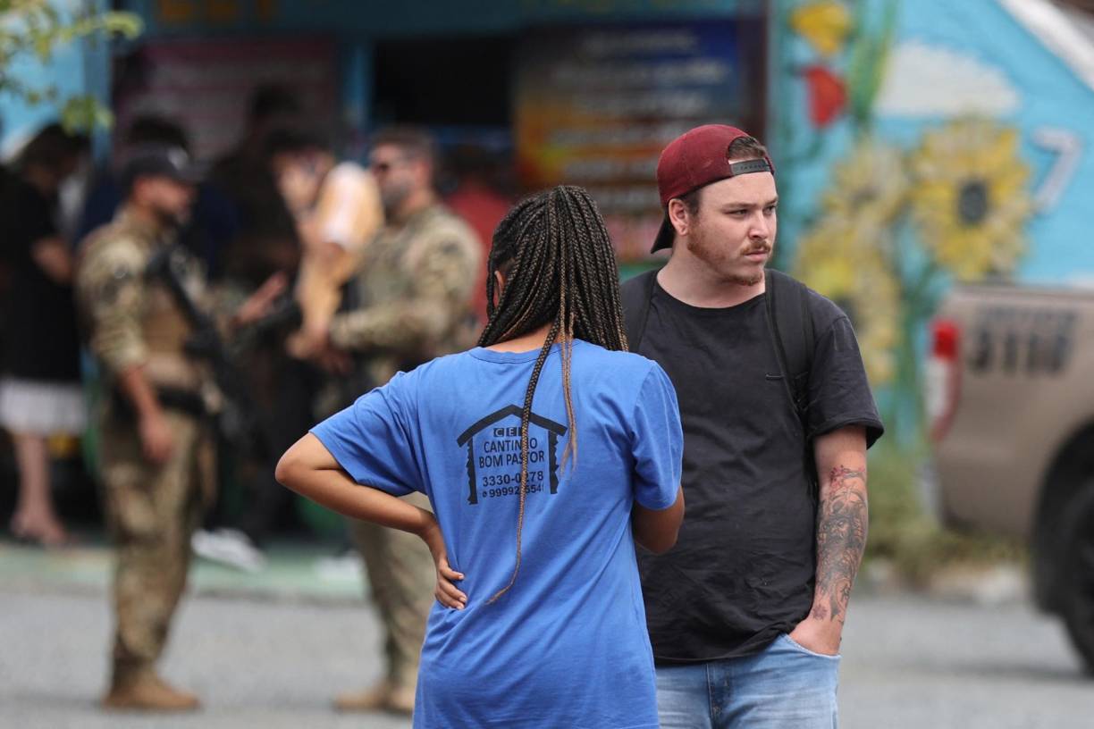 “Agradezco a Dios por todos los momentos que viví con mi hijo”, dijo frente a la guardería Bruno Bridi, padre de Bernardo, de cinco años, fallecido en el ataque.