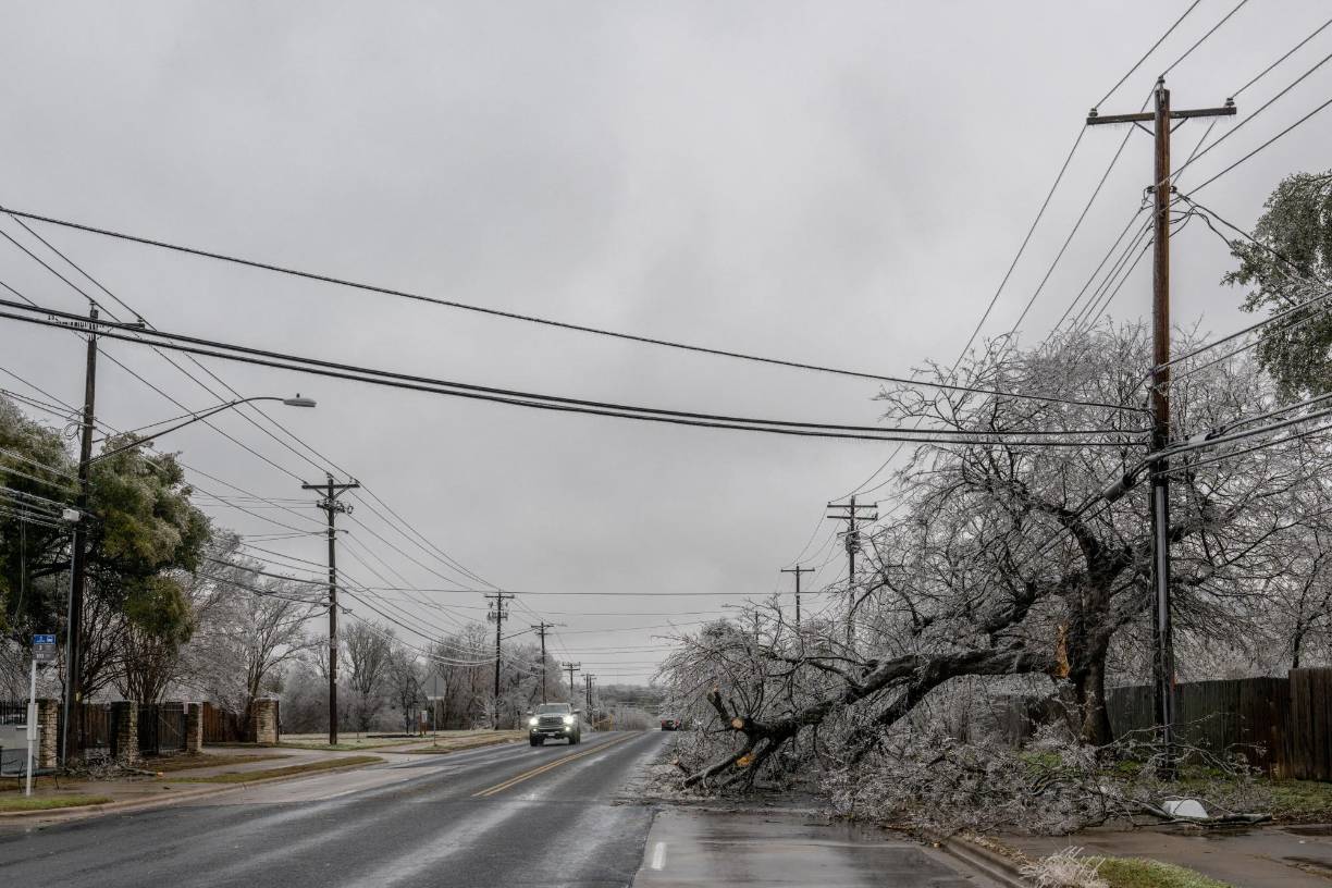 Tormenta invernal provoca el caos en el transporte de EEUU y amenaza el noroeste del país