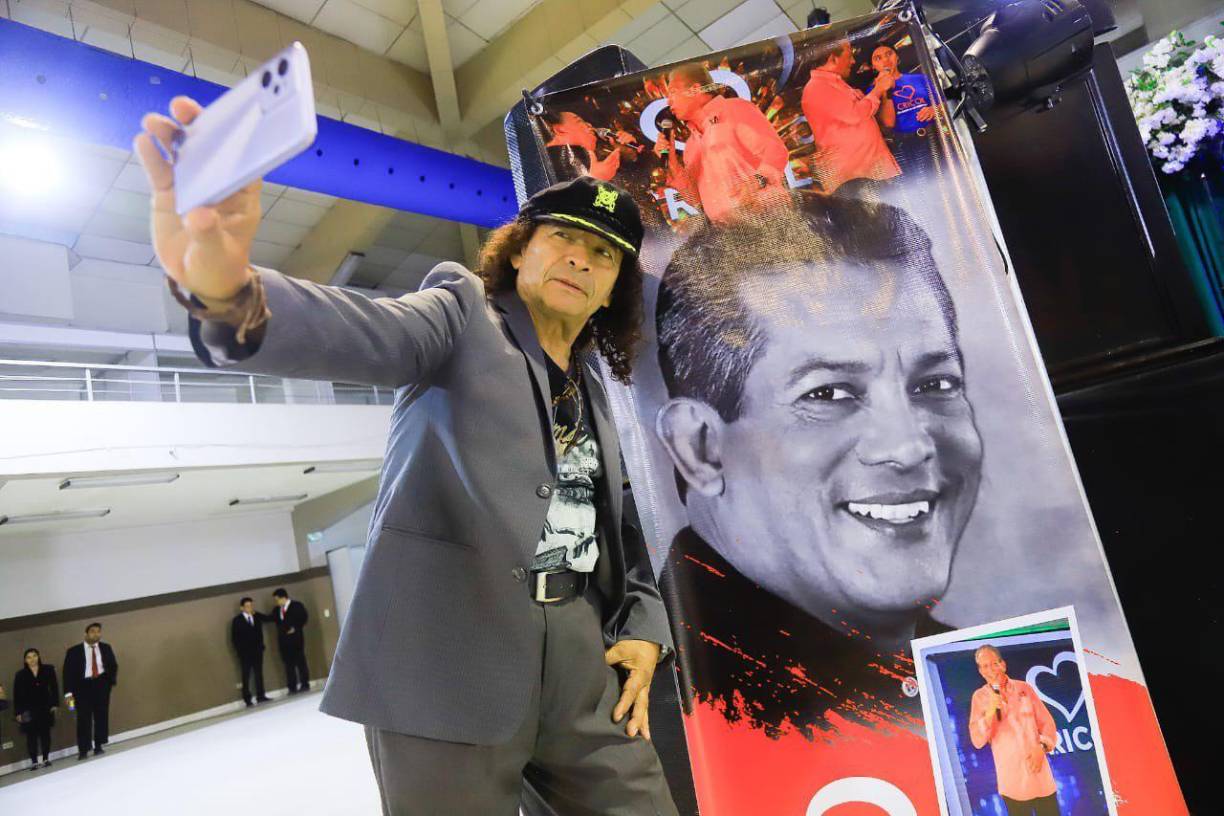 Realizan homenaje a Moisés Canelo previo a su sepelio en San Pedro Sula