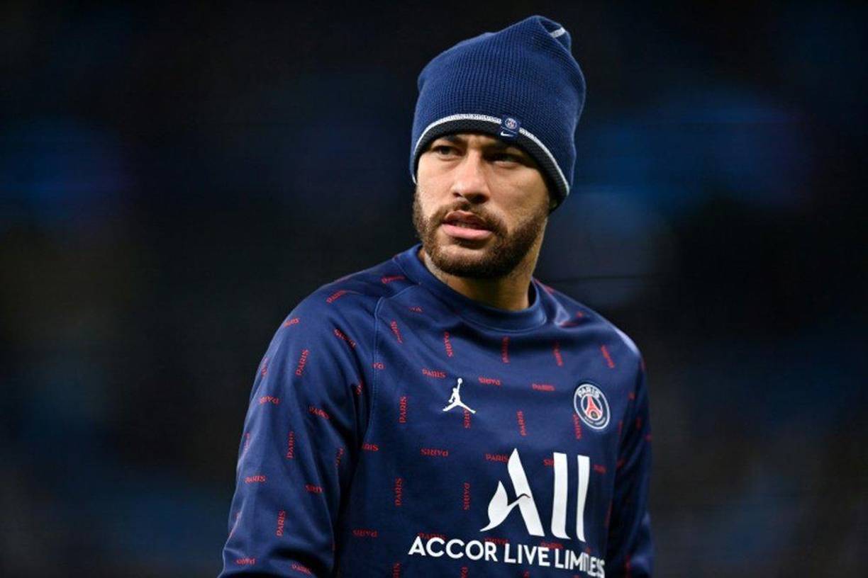 Según informa L’Équipe, el Manchester City podría estar interesado en Neymar, esto luego de revelar que Pep Guardiola lo llamó personalmente para conocer sus intenciones de futuro.