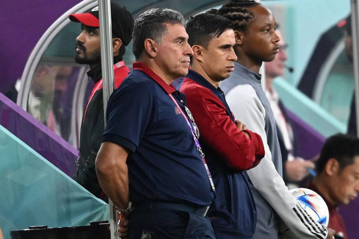 Luis Fernando Suárez sufrió su mayor goleada dirigiendo en un Mundial. No la pasó nada bien.