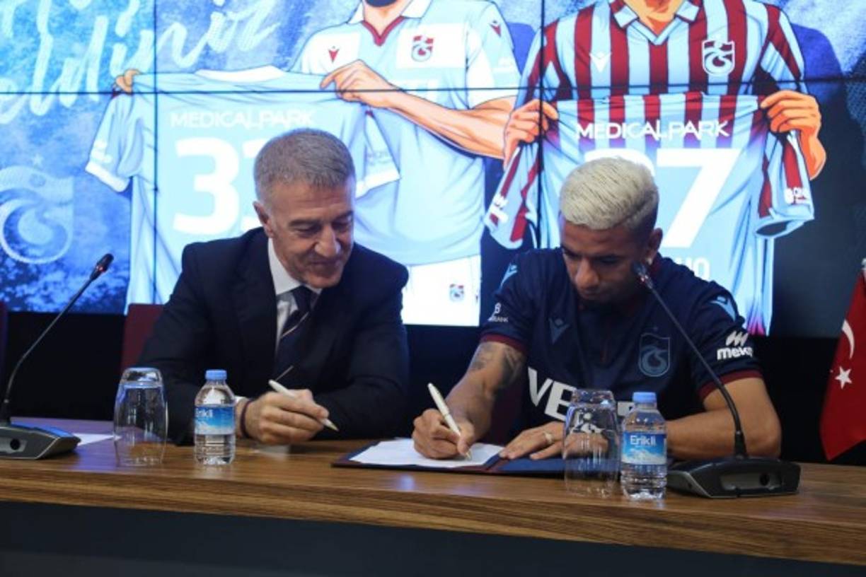 El Trabzonspor de Turquía ha fichado al lateral diestro brasileño Bruno Peres. Firma hasta junio de 2024 y llega procedente de la Roma. Foto Twitter Trabzonspor.