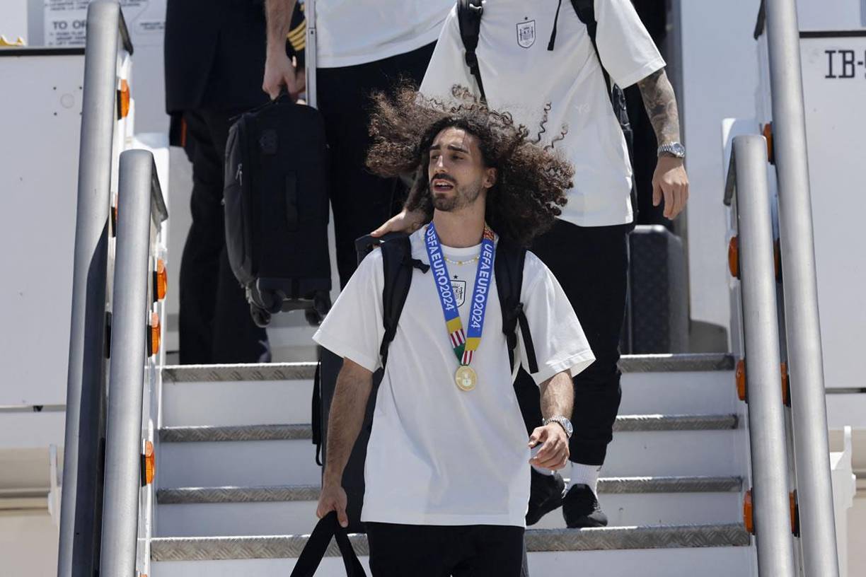 Marc Cucurella prometió durante la Eurocopa que si España se coronaba campeona, él se teñiría el cabello del color de la camiseta de la selección.