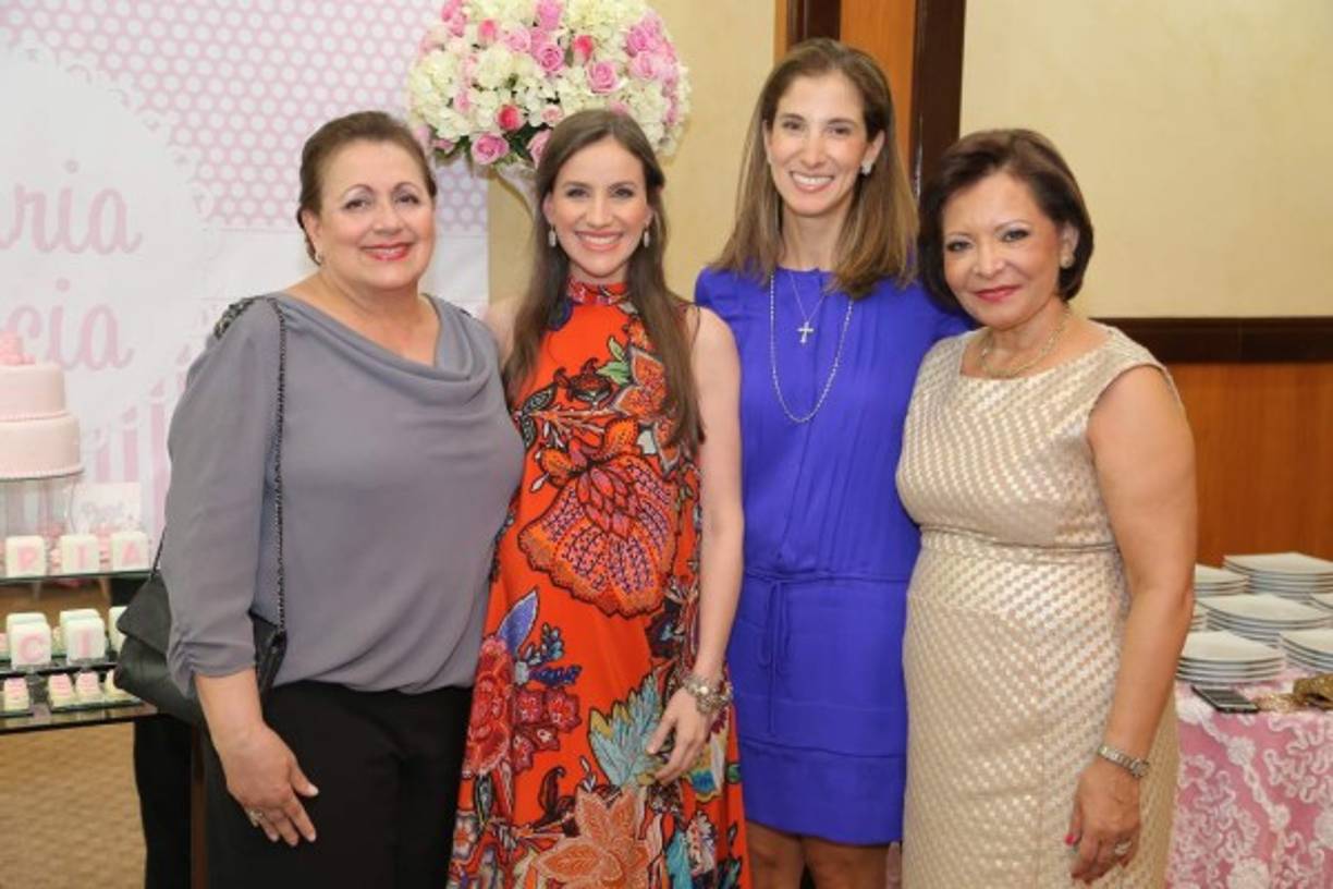 Marina Facussé, Ericka Handal, Ingrid Canahuati y María Cristina Handal.