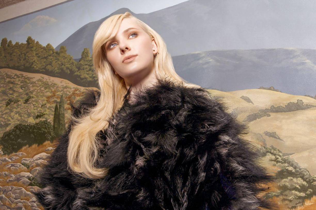 Reveló que las lesiones también estaban acompañadas de humillación, vergüenza y abuso verbal, situación que hizo sentir a la actriz no ser digna de amor. Se sintió fea y odiada y estaba segura que había algo mal en ella.