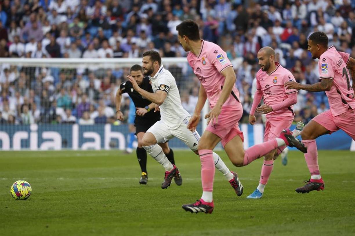 Sin Karim Benzema, víctima de un golpe en un tobillo, el <b>conjunto blanco </b>se vio primero sorprendido en el minuto 8 por un gol de Joselu.