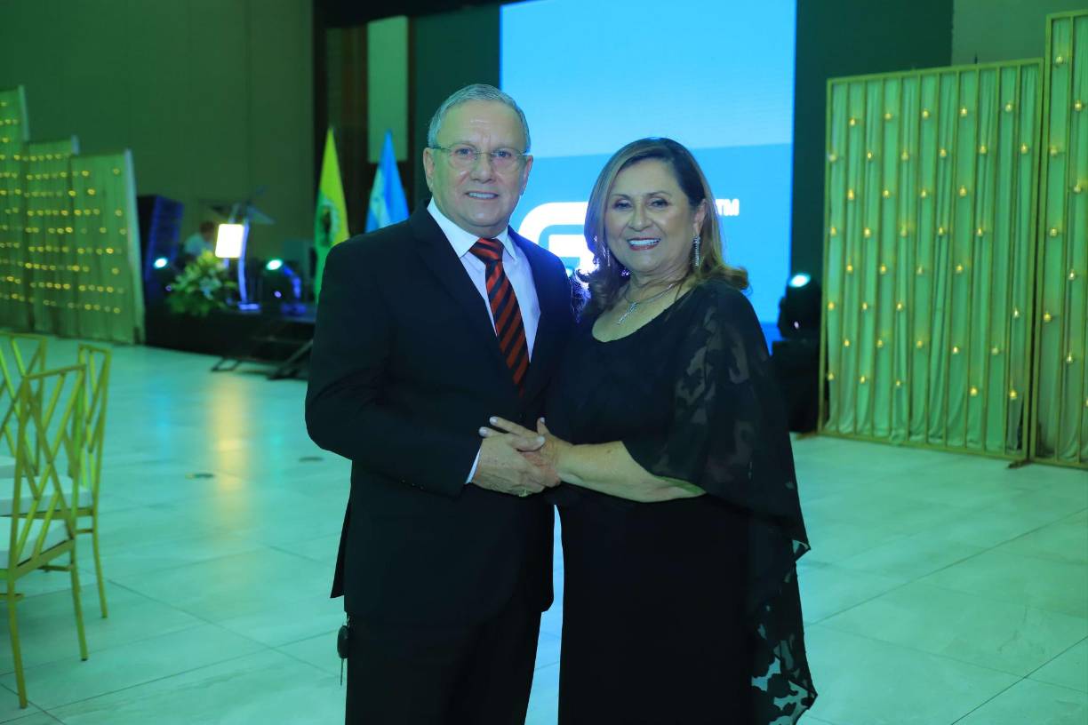 Óscar y Gloria Galeano