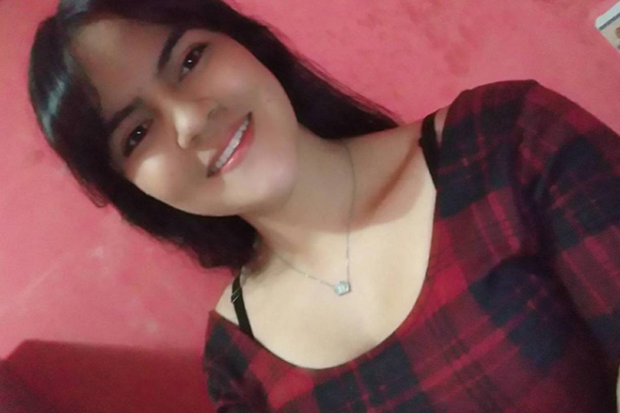 De acuerdo con algunos testigos, el diácono se acababa de montar al vehículo que estaba estacionado en una calle inclinada y cuando iba por una cuesta sufrió el desperfecto mecánico.