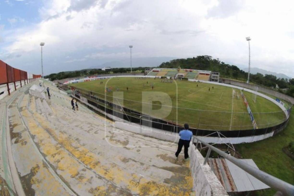 Así lució la cancha del estadio Carlos Miranda de Comayagua para el partido.