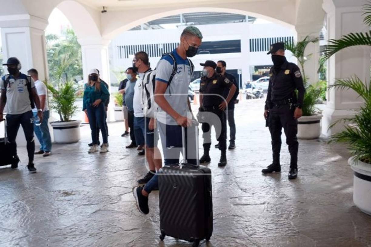 Kervin Arriaga, la sorpresa ante Canadá, a su llegada al hotel de concentración.