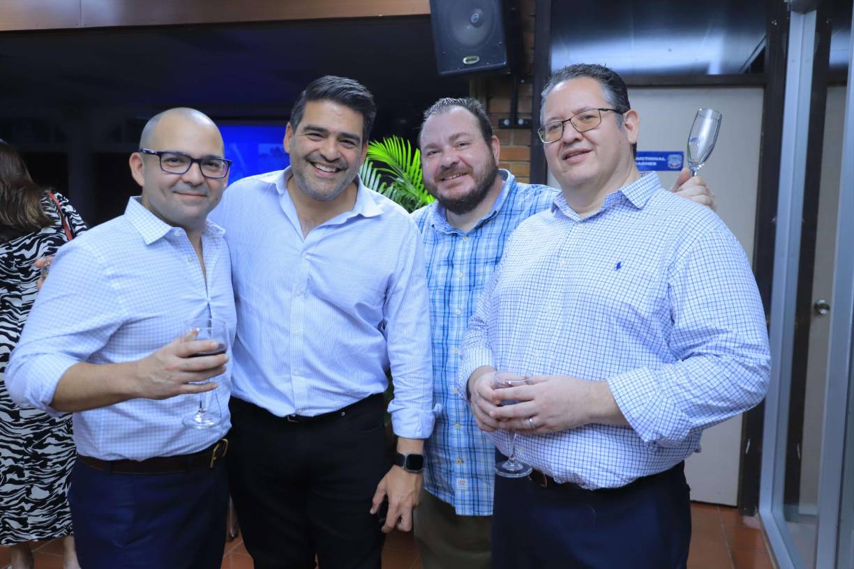 Ameno cóctel para celebrar 70 aniversario de la EIS