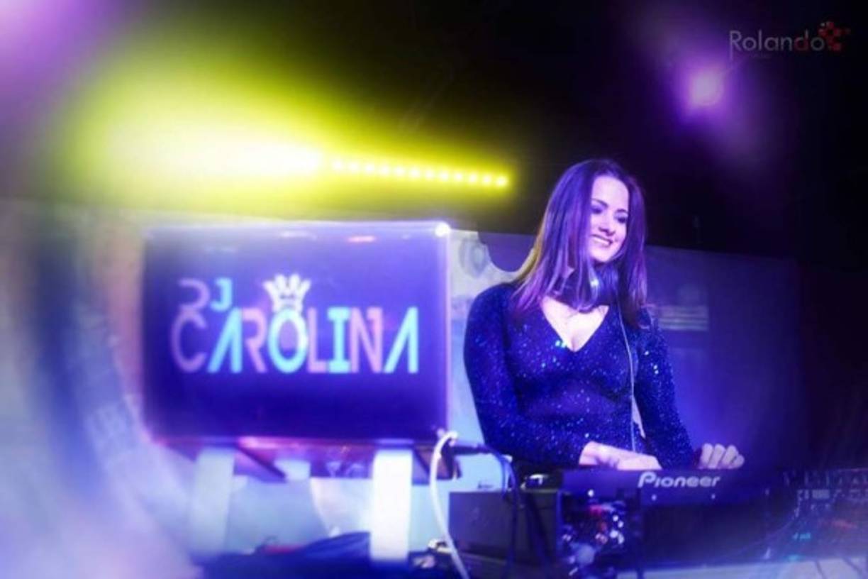 Un motivo de orgullo para los hondureños en Estados Unidos y como premio a una excitante carrera, su dedicación y talento, la NBA la convirtió en la DJ hispana del Juego de las Estrellas en 2014 en la ciudad de Nueva Orleans.