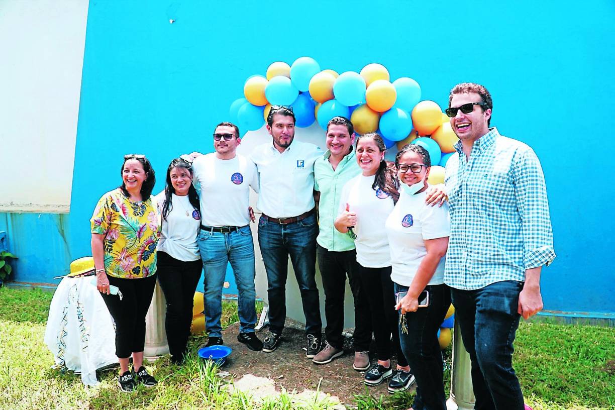 Finlay es la empresa farmacéutica número uno en el país con un portafolio de más de 200 productos y certificada con la norma de calidad ISO 9000. El laboratorio fabrica productos de alta gama cardiovasculares, antiespasmódicos, productos parenterales, soluciones de gran y pequeño volumen y productos para covid.