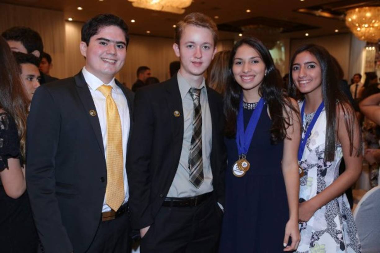 Kowasky Bueso, Edward Fernández, Silvia Morales y Cristel Abod.