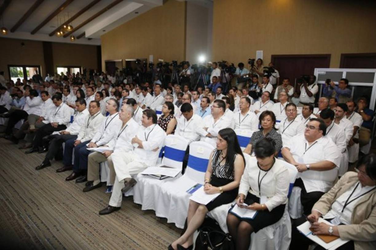 Ambiente en el primer encuentro para la Alianza por la Prosperidad del Triángulo Norte en Tela, Atlántida, Honduras.