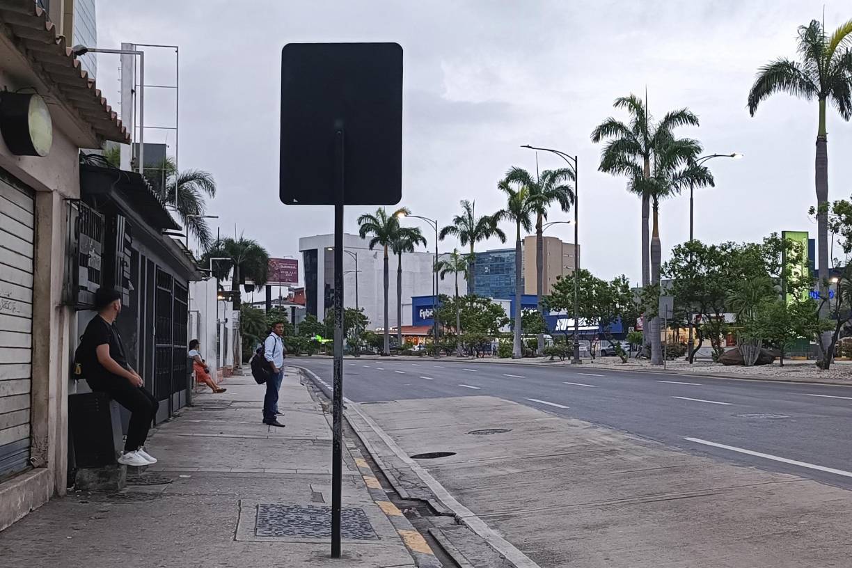 Pero la masacre se evitó por poco, según testimonios coincidentes recogidos por la AFP. El objetivo de los secuestradores, en su mayoría adolescentes que afirmaban ser miembros de los Tiguerones y los Lobos, dos bandas criminales locales, era “claramente matar”. 