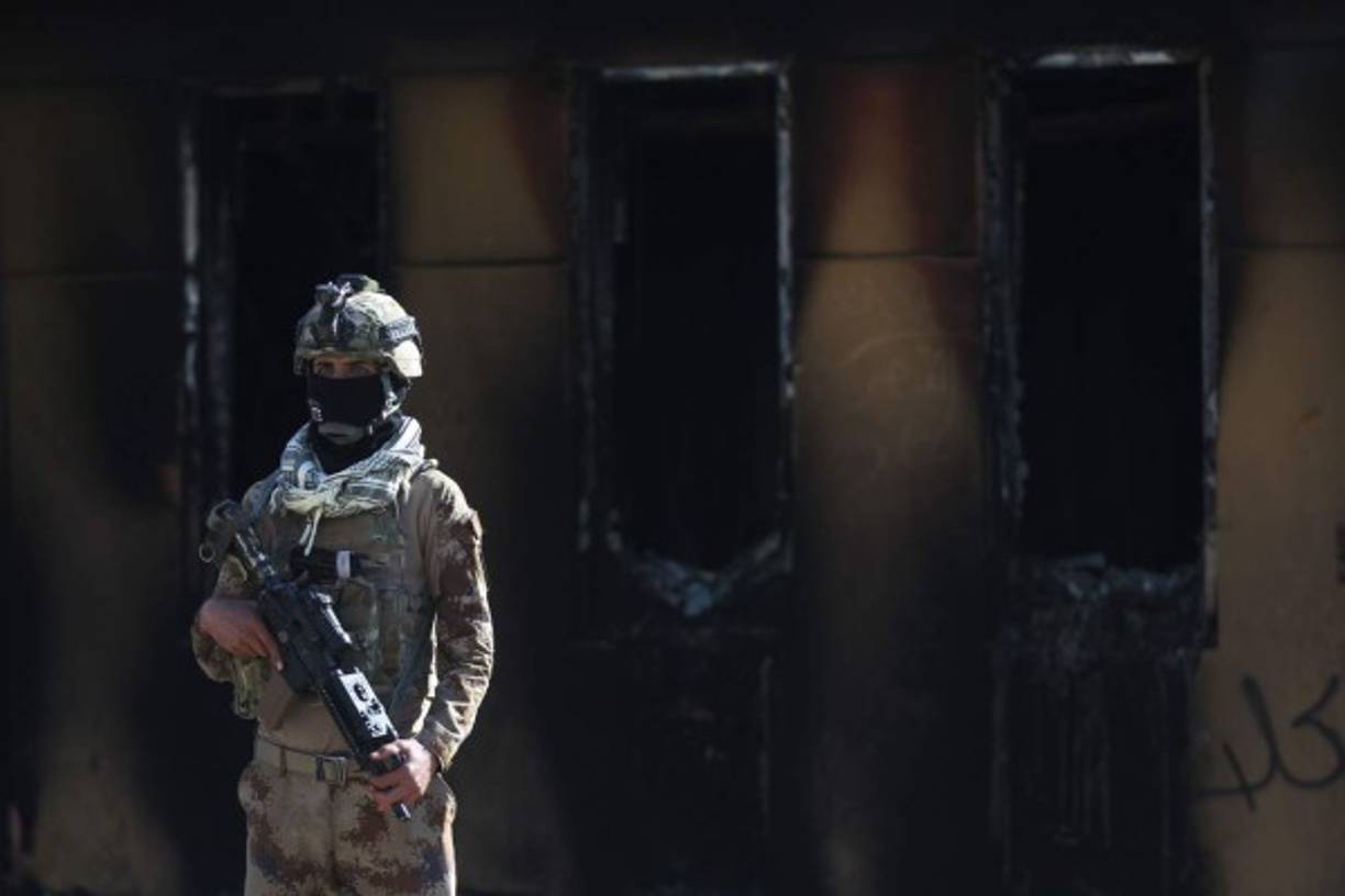 'Debido a los ataques de milicias en el complejo de la Embajada de EEUU, las operaciones públicas consulares están suspendidas hasta nuevo aviso. Todas las citas futuras están canceladas', anunció la legación diplomática en un breve aviso publicado a última hora del miércoles en su página web.