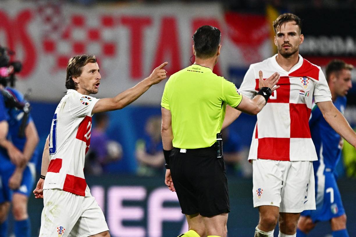 La segunda parte arrancó y Croacia se fue en busca del gol que los llevará a octavos de final de la Eurocopa 2024. 