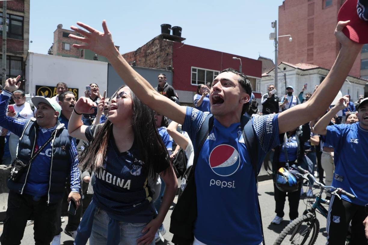  Tras cinco años luchando contra la enfermedad, los tratamientos no le hicieron efecto y el cáncer comenzó a desarrollarse en la cabeza, por lo que, en vista de que tampoco puede caminar, el joven decidió que prefería someterse a la eutanasia que vivir en un hospital esperando a que el cáncer acabara con su vida.