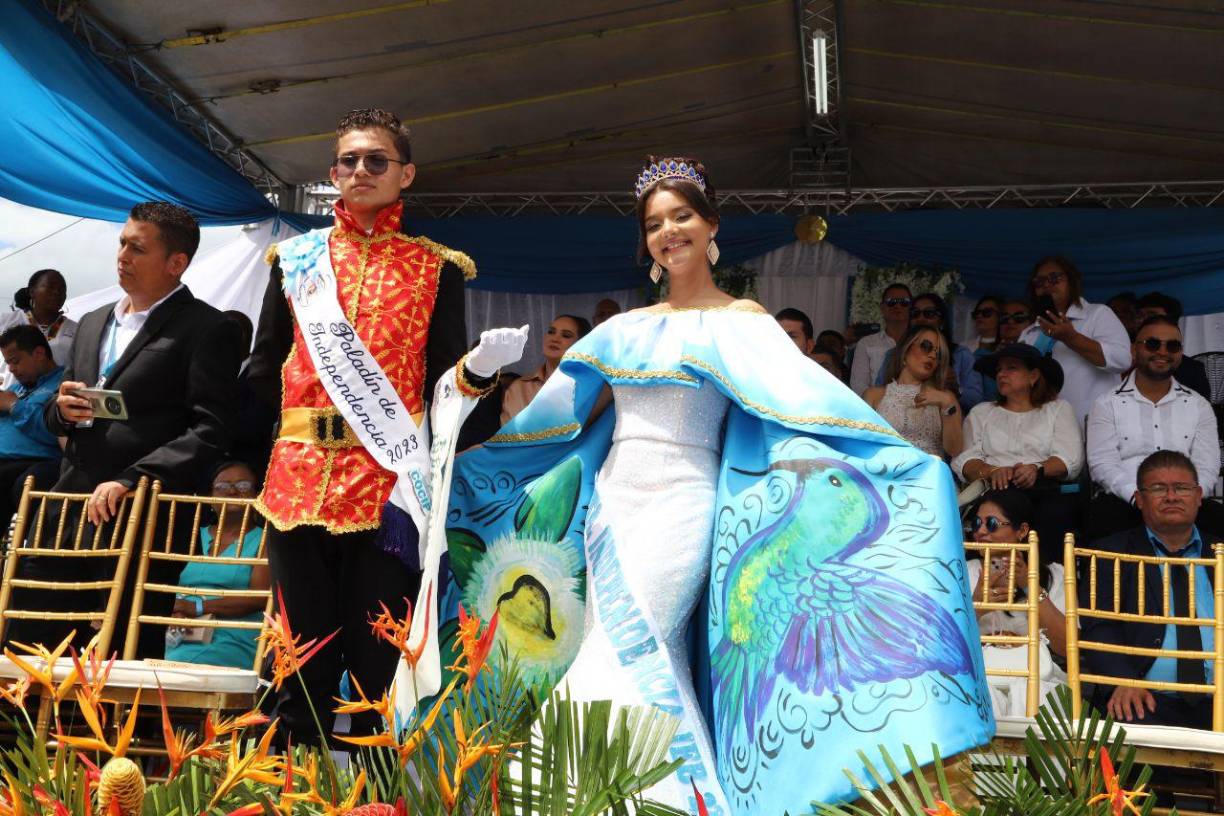 Fervor y amor patrio en los desfiles de La Ceiba