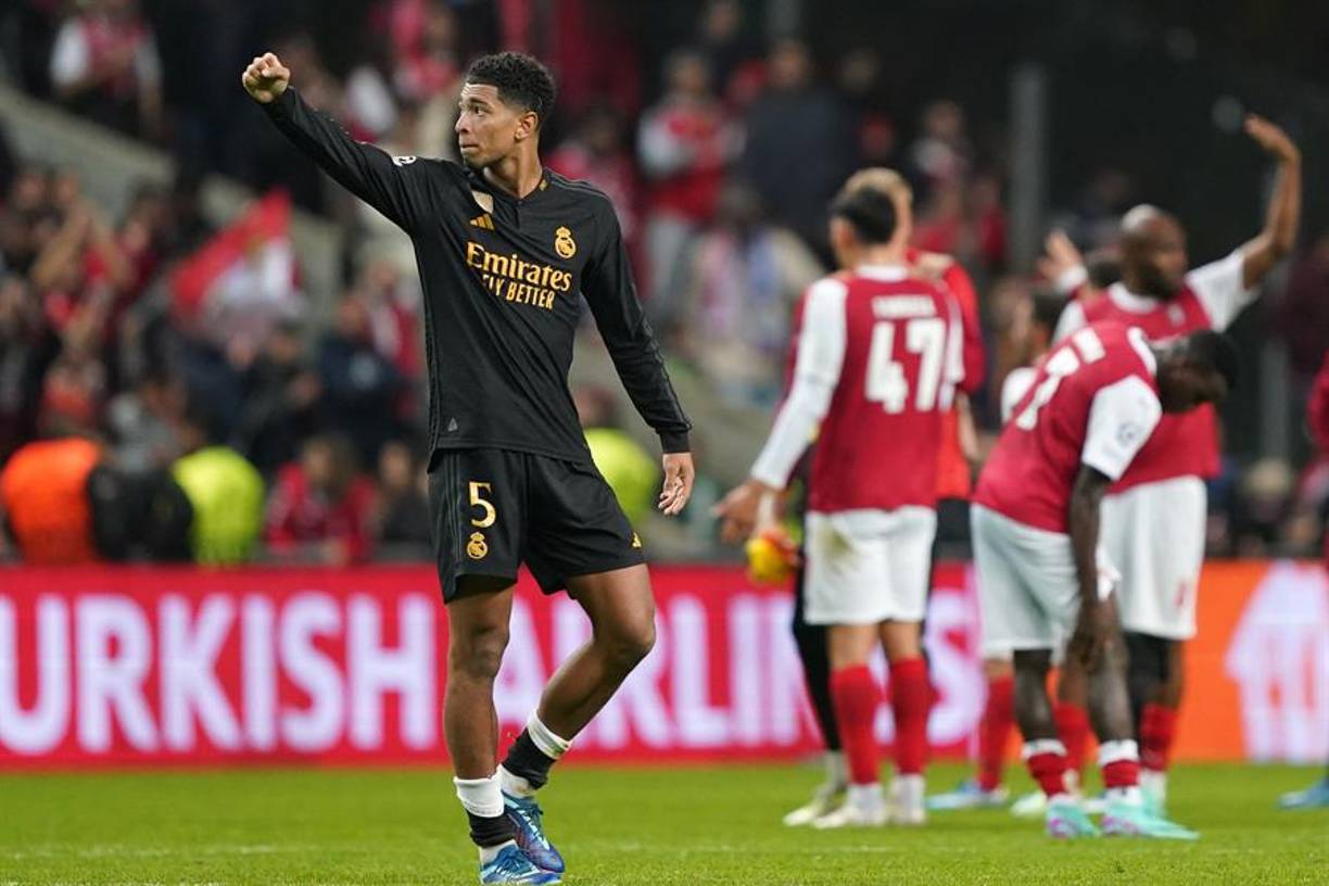 “Está bien, un poco cargado del abductor, pero no tiene nada especial. Está bien para Barcelona”,respondió Carlo Ancelotti ante el susto que dio Jude Bellingham en la recta final del partido.