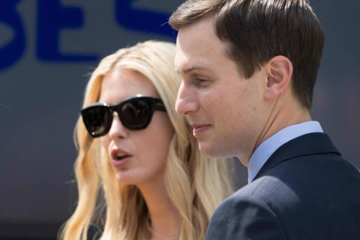 El Post también sugiere que la primera dama no tiene una buena relación con Ivanka Trump, hija del magnate. Sin embargo, la también asesora presidencial se encontraba en primera fila respaldando la campaña de su madrastra.