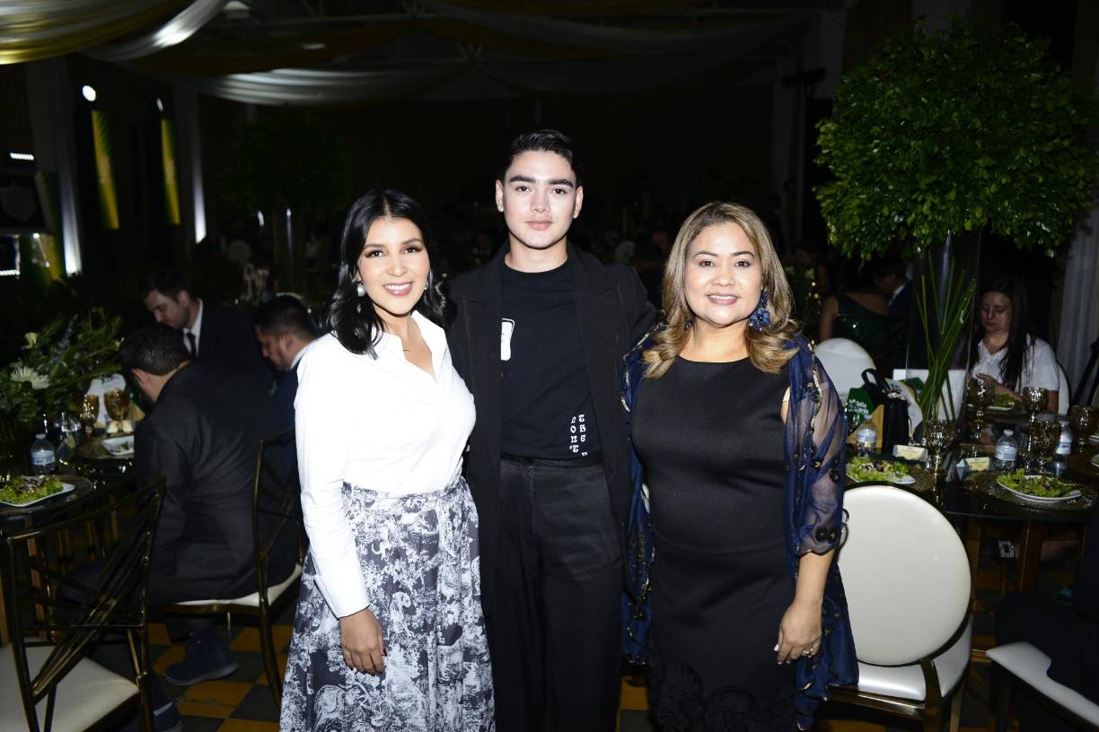 Sandra Deras, Alejandro Paz y Sandra Izaguirre