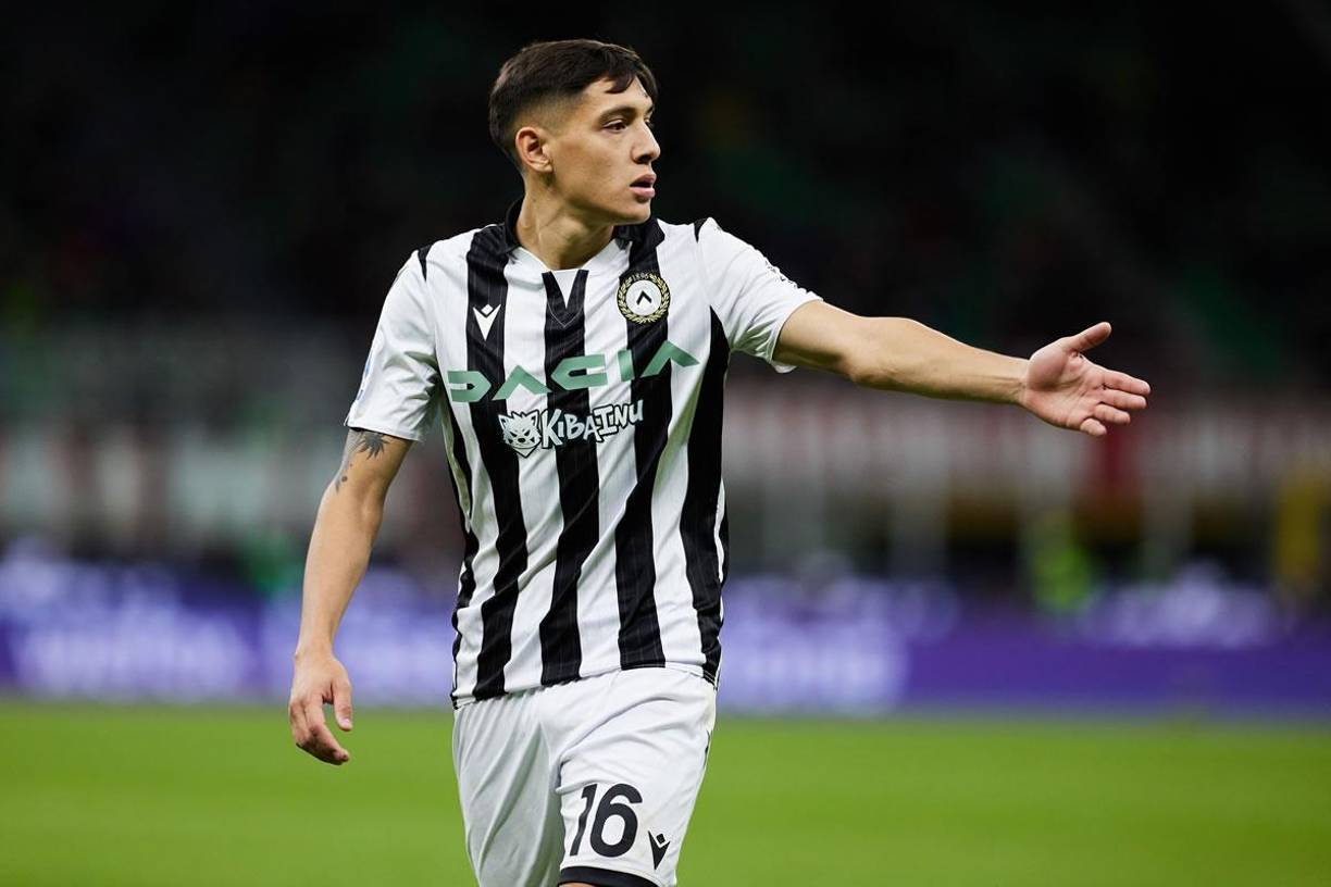 El Udinese y el Atlético de Madrid llegaron a un acuerdo para el pase de Nahuel Molina. Según información de Gianluca Di Marzio, el argentino será nuevo jugador del equipo del ‘Cholo’ Simeone. El joven de 24 años firmó por cinco temporadas con los colchoneros.