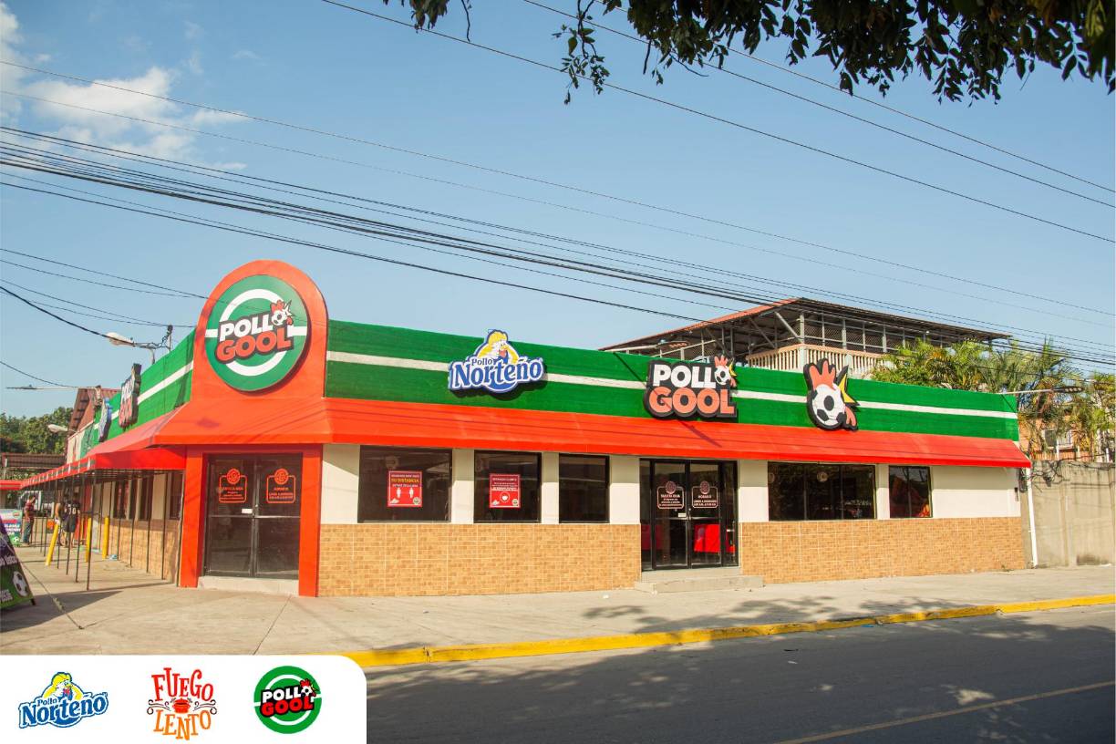 El restaurante Pollo Gool cuenta con más de 20 años ofreciendo al público sus deliciosos pollos con tajadas y es uno de los favoritos por todos los sampedranos. 