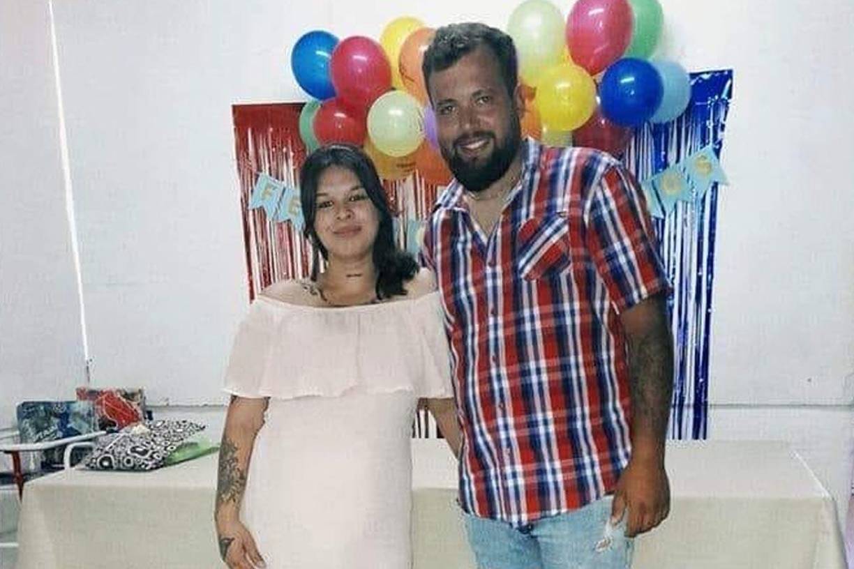 Brenda Sandoval fue trasladada de urgencia por su esposo hacia el hospital, pero no pudieron salvarle la vida.