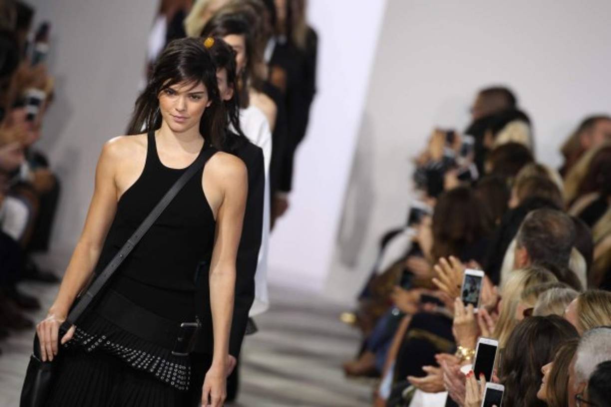 Durante el mes de septiembre de 2014, Jenner desfiló en la Semana de la Moda de Nueva York para Donna Karan, Diane von Furstenberg, Tommy Hilfiger y Marc Jacobs.