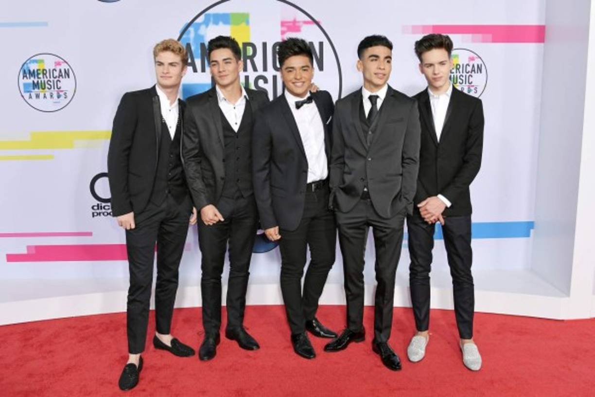 Brady Tutton, Chance Perez, Sergio Calderon, Drew Ramosy Michael Conor del grupo In Real Life.