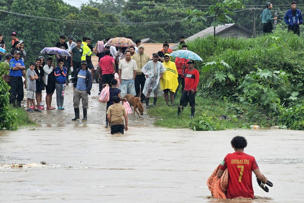 “De nada sirvió las exigencias, nunca nos atendieron”, aseguró el frustrado vecino.