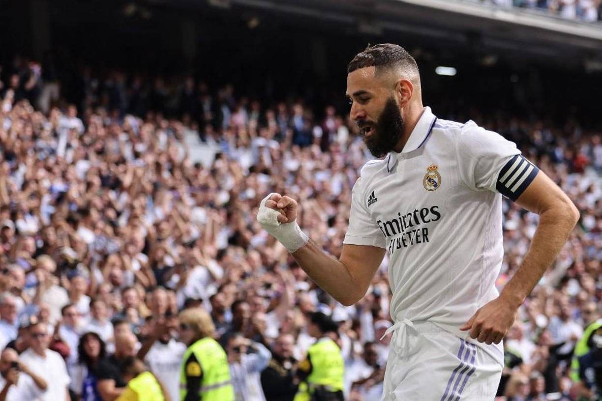 Benzema, principal candidato del Balón de Oro el lunes, volvió a reencontrarse con el gol tras más de mes y medio sin marcar en un inicio de temporada lastrado por las lesiones.