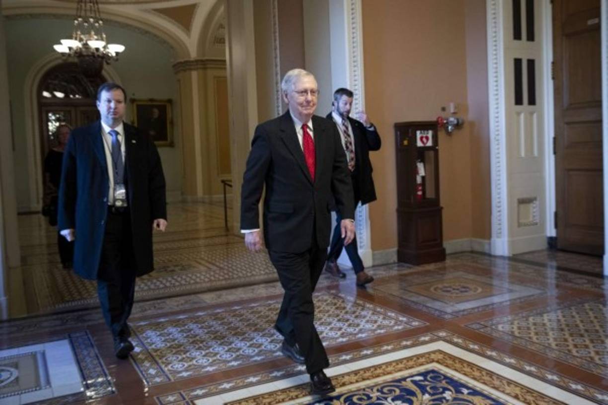 Mitch McConnell, el líder de la mayoría republicana en el Senado estadounidense, reivindica su condición de 'parca' de las esperanzas de los legisladores demócratas que buscan la destitución de Donald Trump. <br/><br/>El astuto senador por seis períodos de Kentucky, de 77 años, tiene ahora en sus manos el destino de Trump.<br/><br/>McConnell, quien fue elegido por primera vez al Senado en 1984, ha sido despiadado en lo que respecta a las leyes remitidas al Senado -donde los republicanos tienen 53 escaños y los demócratas 47- por la Cámara de Representantes, controlada por la oposición<br/>