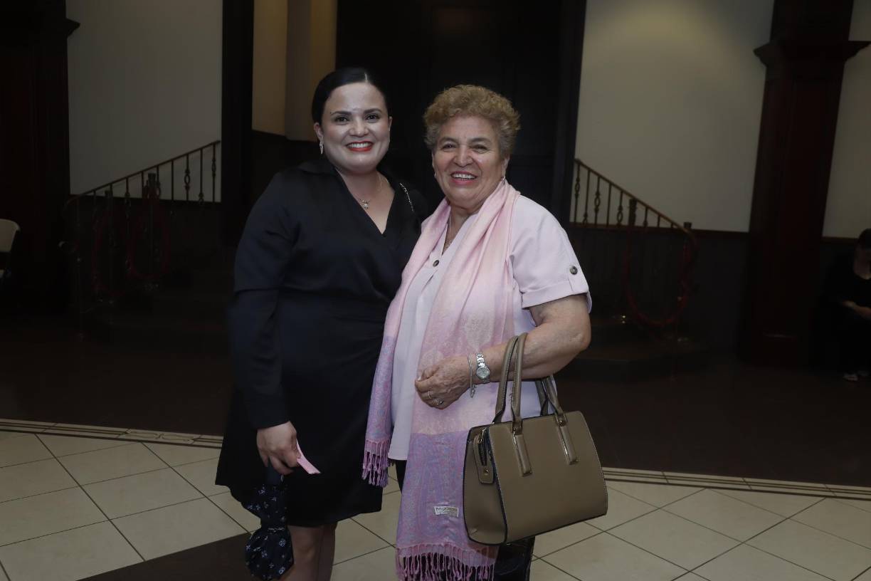 Licy Pacheco y Carmen Manzanares