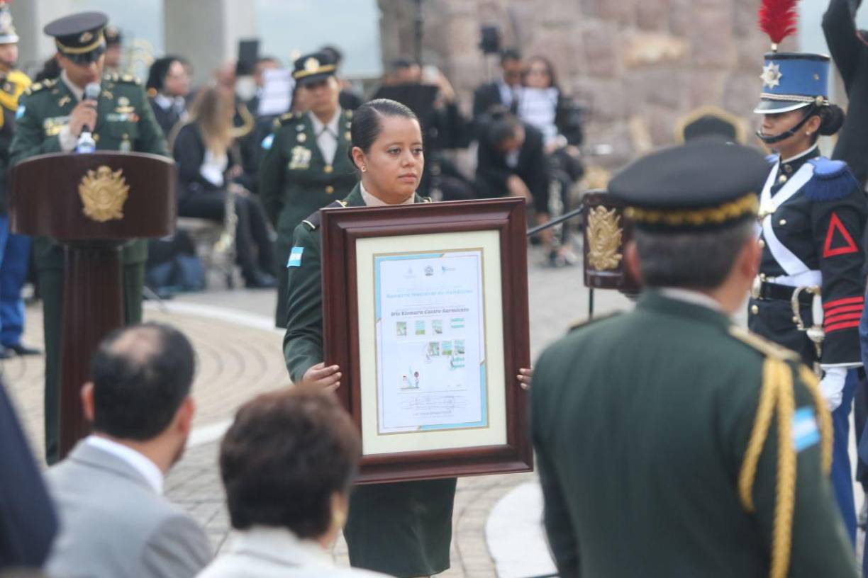 También hubo reconocimientos a destacados ciudadanos. 