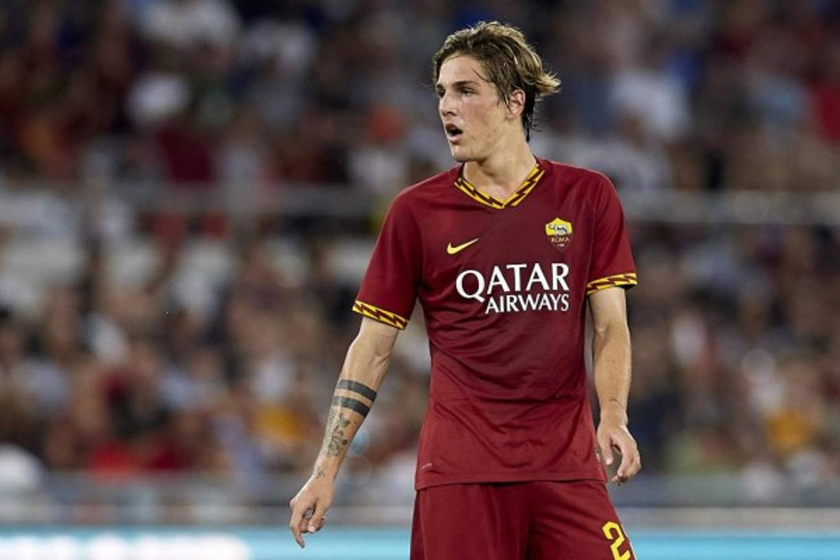 El Tottenham de Mourinho quiere a Nicolò Zaniolo. Así lo revela el Daily Express, asegurando que la propuesta a la Roma sería de entorno 45 millones de libras. Una cifra que cuadraría, en principio, con las aspiraciones del club italiano.