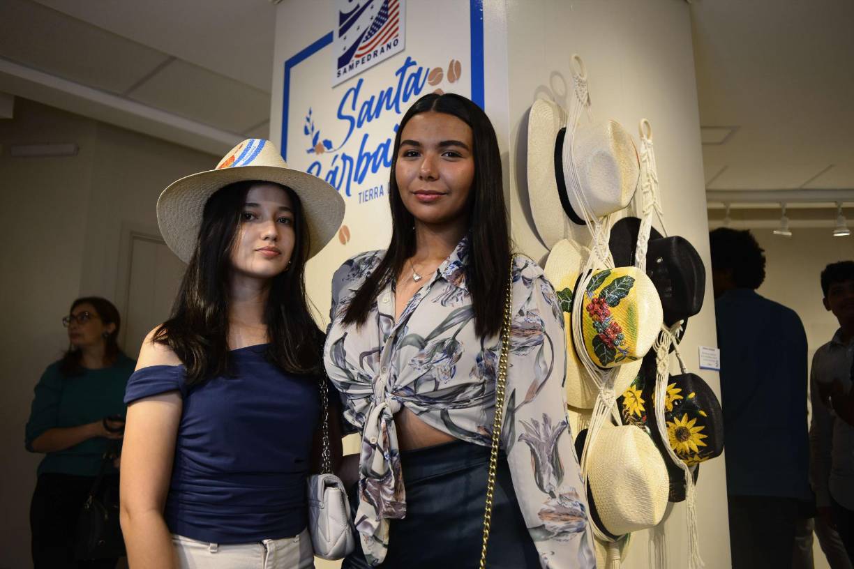 Ariana Sagastume y Emmy Reyes