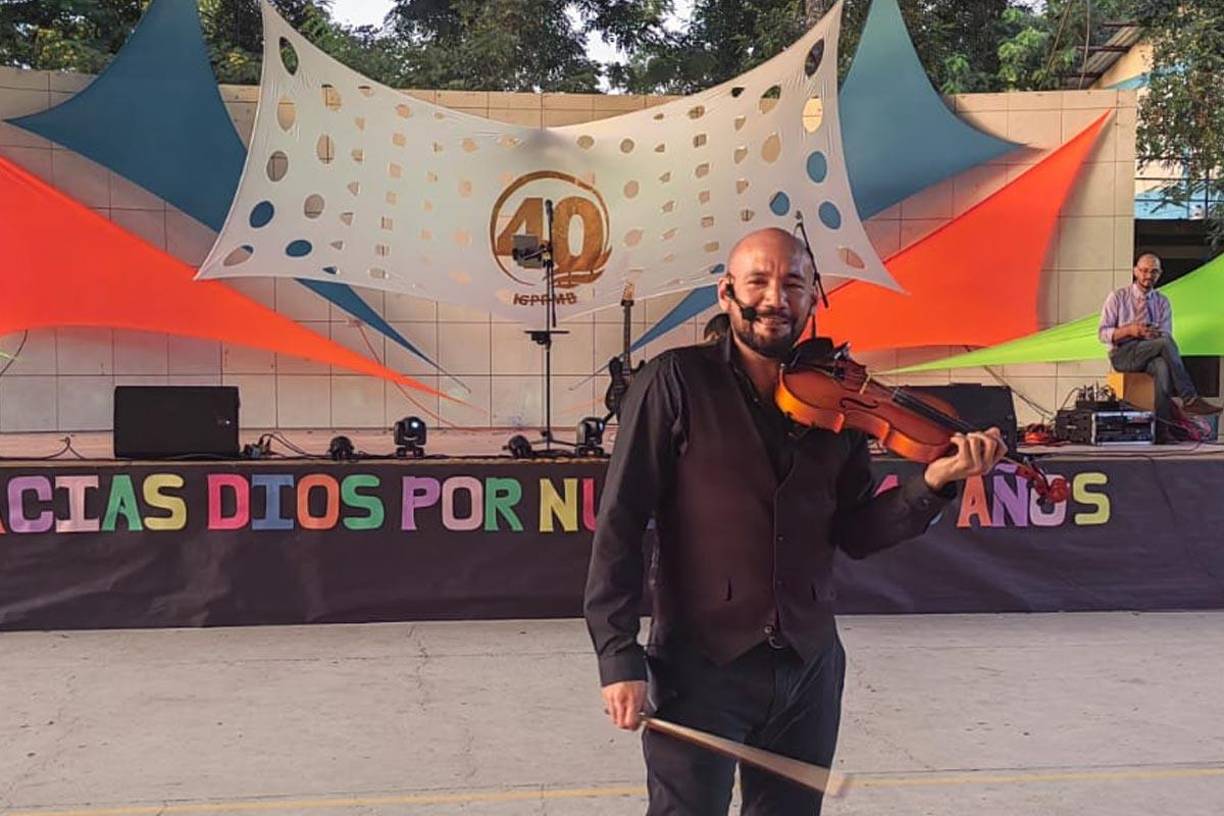 El barítono Mario Fúnez entre los más admirados en la tarde cultural.