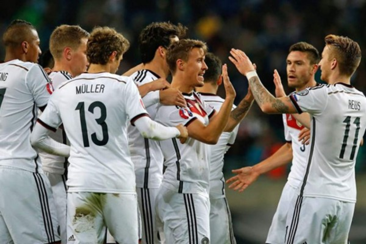 Alemania: En el Grupo C los alemanes con una victoria más amarran el boleto al Mundial, son líderes con 18 pts, su perseguidor es Irlanda con 13.