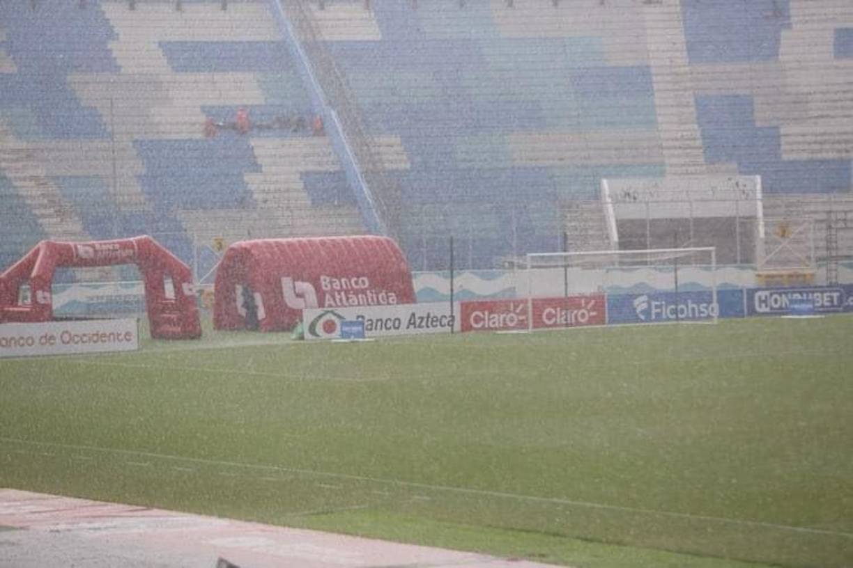 El clásico se vio empañado por el aguacero que opacó Tegucigalpa antes del Olimpia vs Motagua.