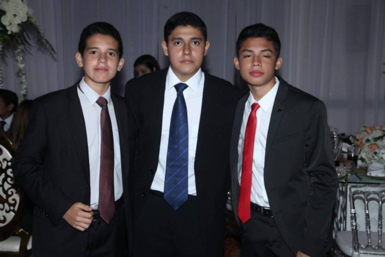 Alessandro López, Rafael Córdova y Henry Anariva.