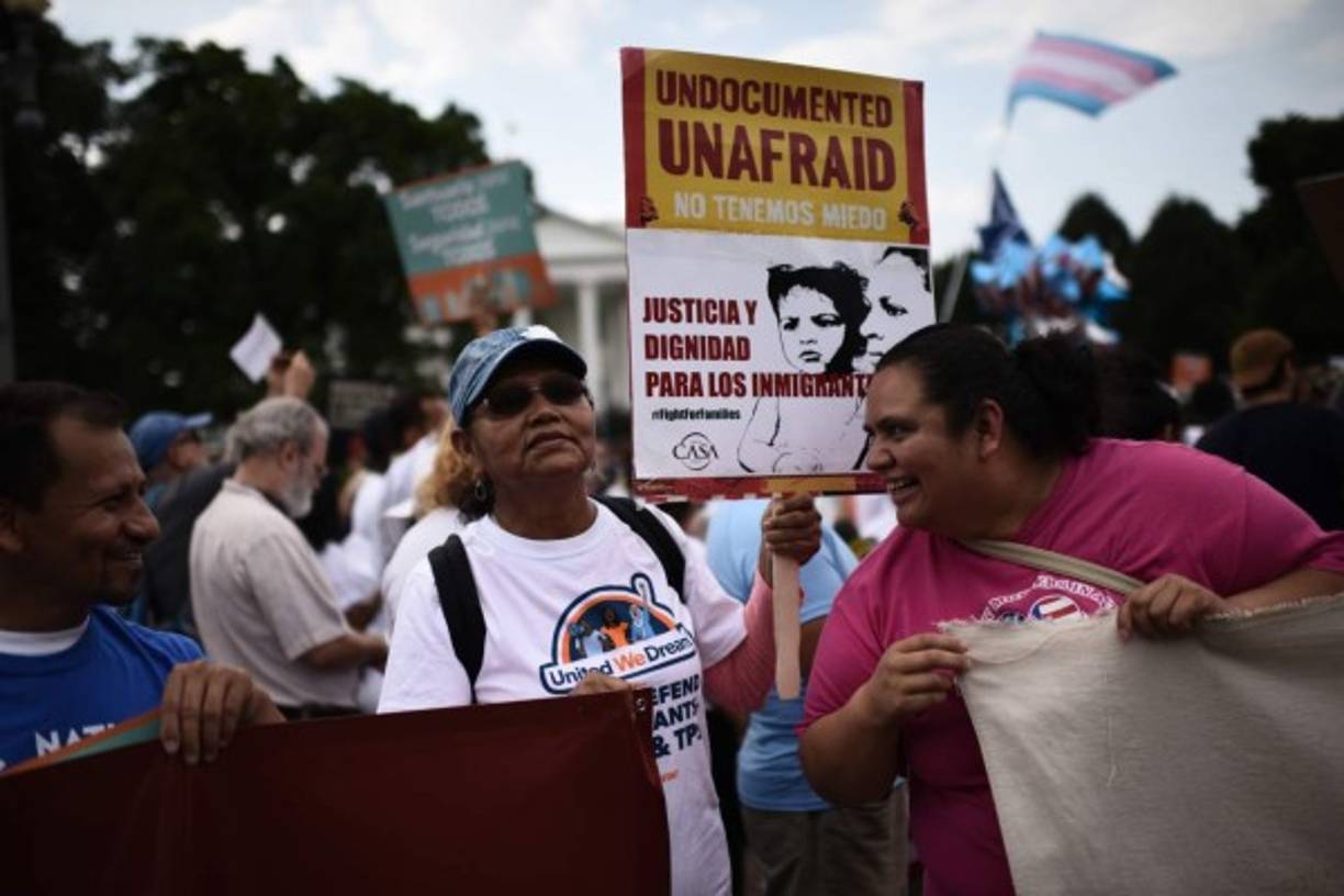 Los dreamers que tengan un permiso DACA que expire entre el 04 de septiembre de 2017 y el 5 de marzo de 2018, podrán solicitar una renovación de dos años. Pero esta solicitud debe presentarse antes del 5 de octubre, en 30 días.<br/>