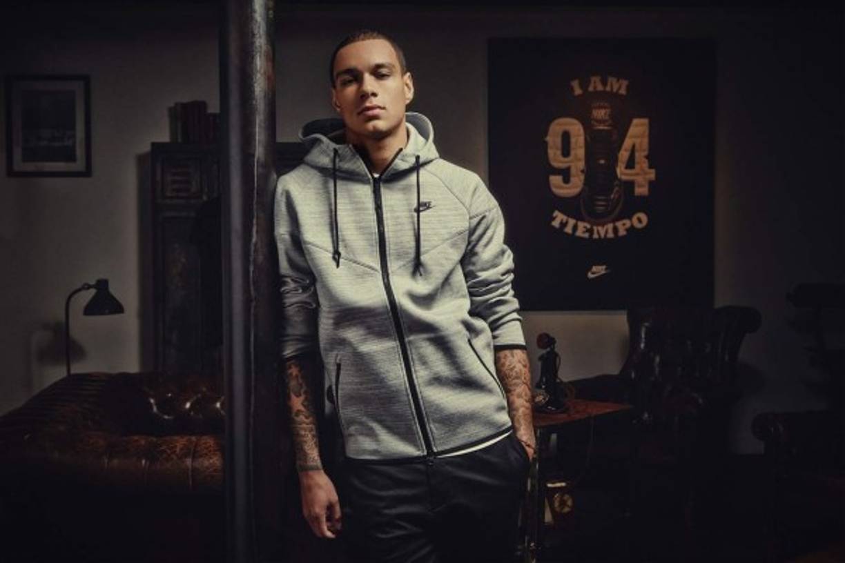 Gregory van der Wiel, jugador del PSG.